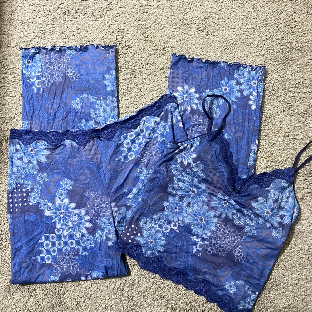 Victoria's Secret Blue Floral Pajama Set